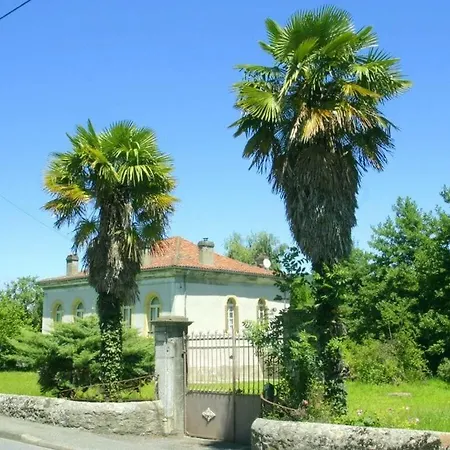 Casa de Férias Pradia's Modern Retreat Loures-Barousse